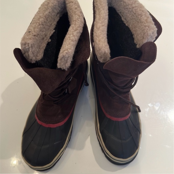Brown and Black Winter Boots with Fur Lining